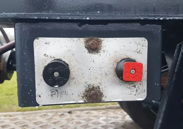 ZASLAW D-659 DO KONTENERÓW HAKOWCA POD KONTENERY 2 OSIE BLIŹNIAKI RESORY MEILLER 