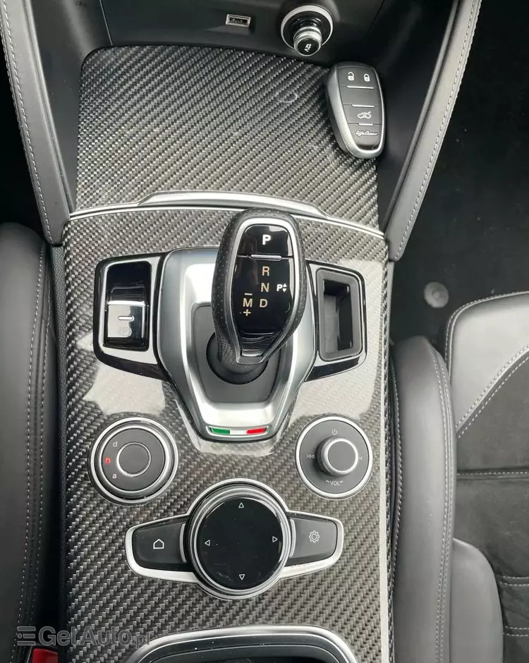 ALFA ROMEO Stelvio 2.0 Turbo Veloce TI Q4