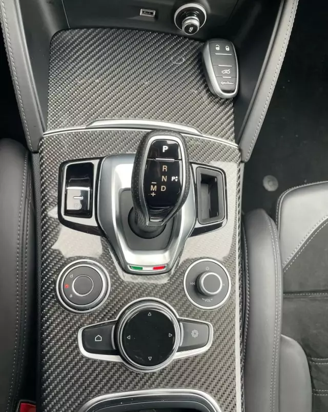 ALFA ROMEO Stelvio 2.0 Turbo Veloce TI Q4