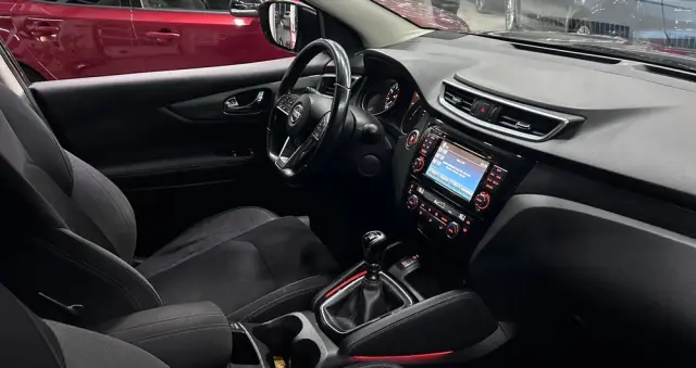 NISSAN Qashqai 1.2 DIG-T N-Connecta EU6