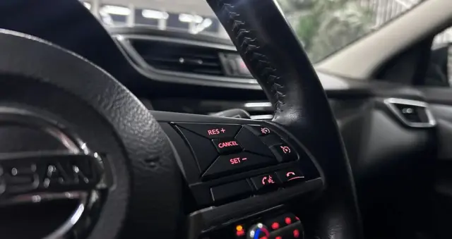 NISSAN Qashqai 1.2 DIG-T N-Connecta EU6