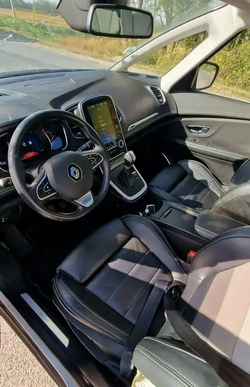 RENAULT Grand Scenic 