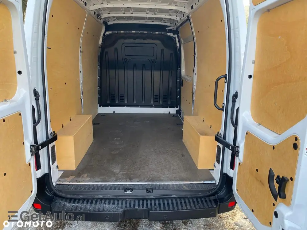 RENAULT MASTER Furgon L2H2 