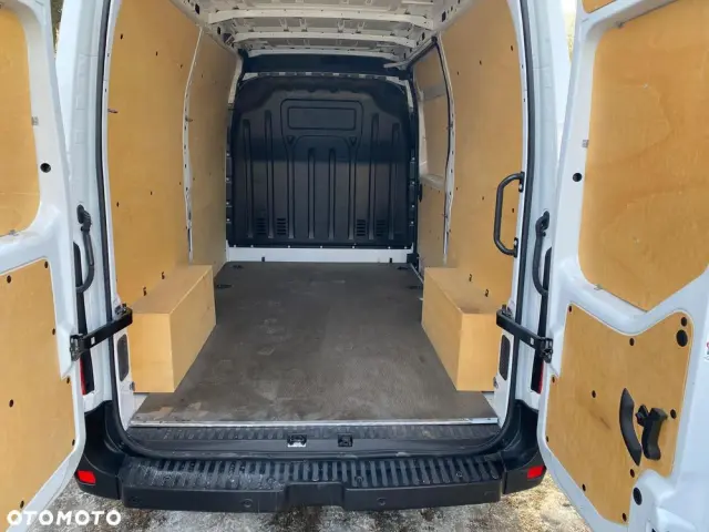 RENAULT MASTER Furgon L2H2 