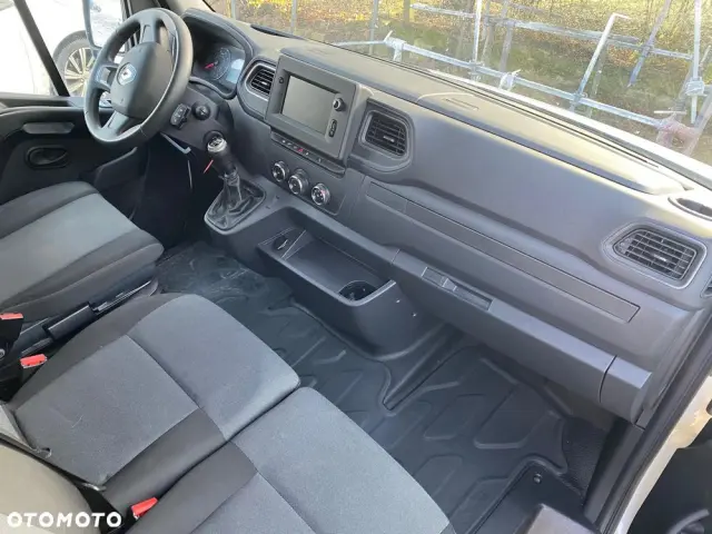 RENAULT MASTER Furgon L2H2 