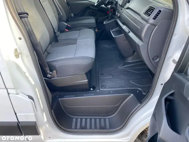 RENAULT MASTER Furgon L2H2 