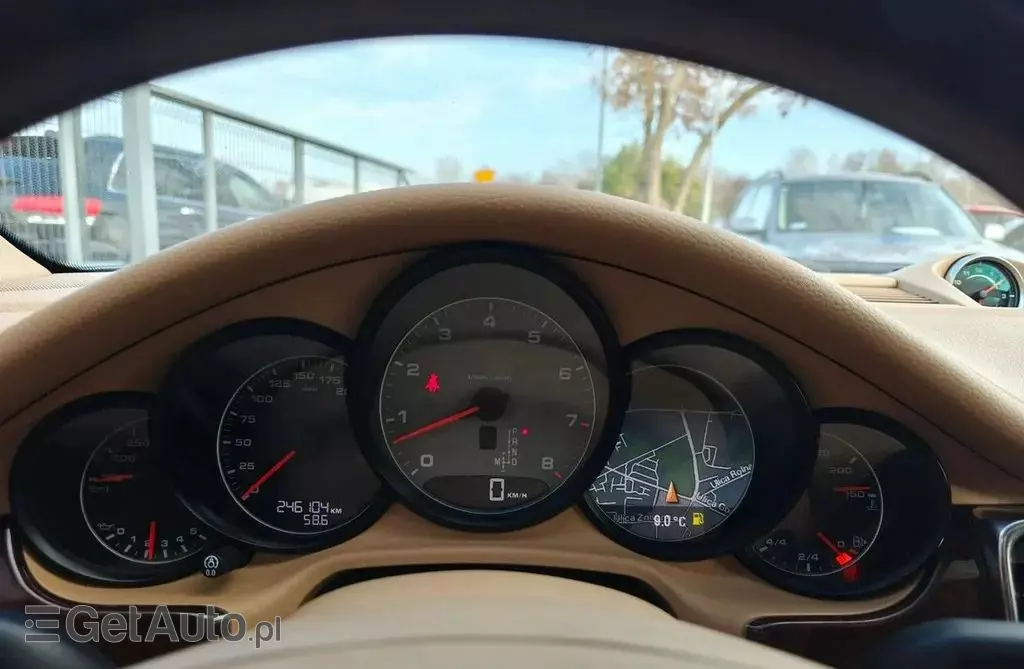 PORSCHE Panamera 