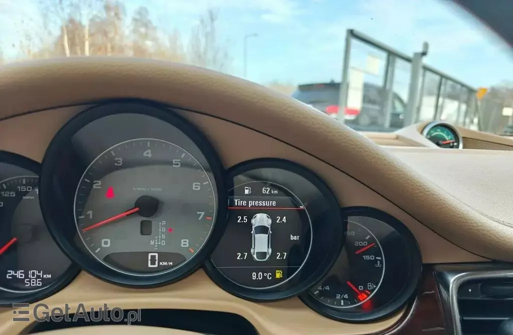 PORSCHE Panamera 