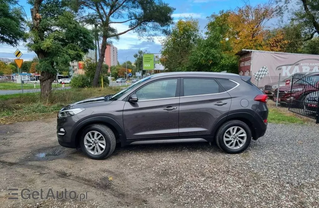 HYUNDAI Tucson 