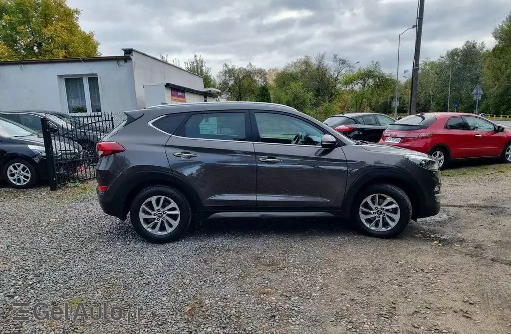 HYUNDAI Tucson 