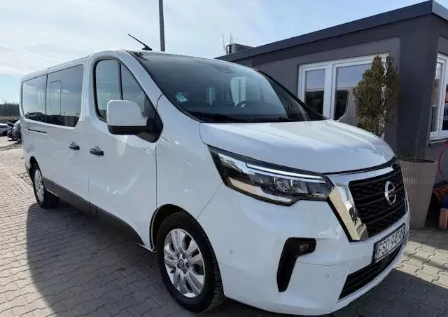 NISSAN NV300 