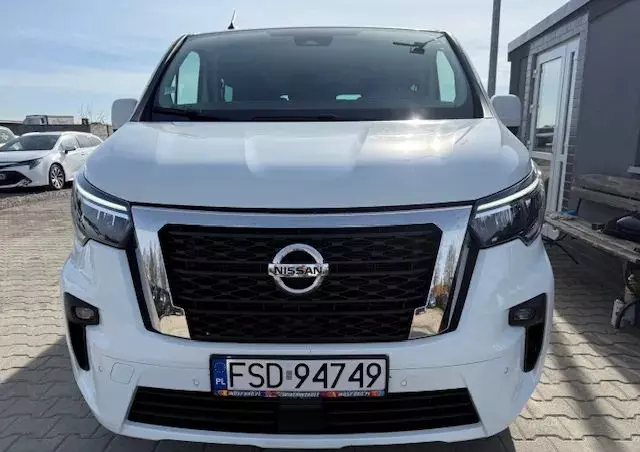 NISSAN NV300 