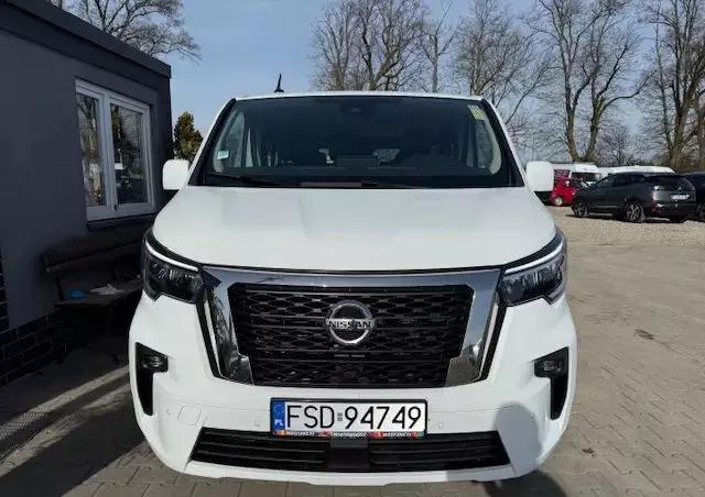 NISSAN NV300 