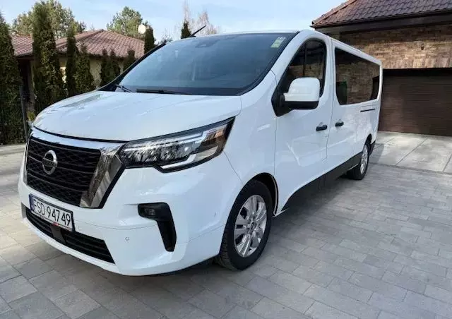 NISSAN NV300 