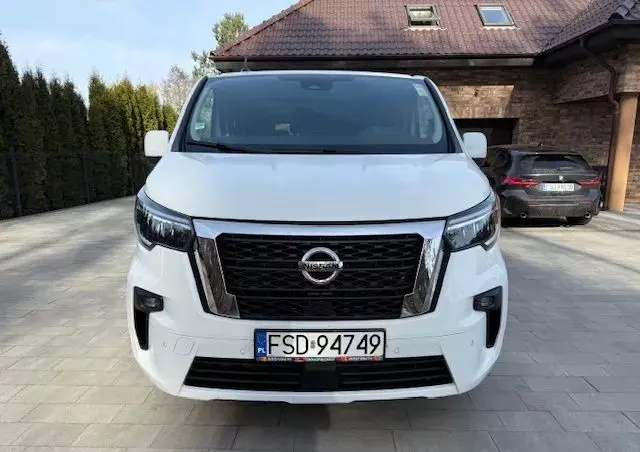 NISSAN NV300 
