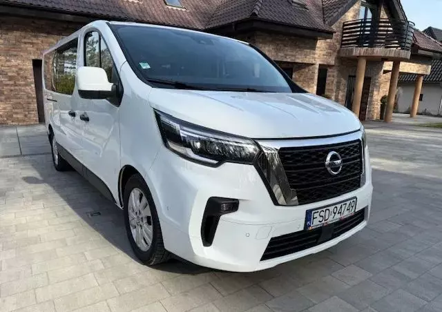 NISSAN NV300 