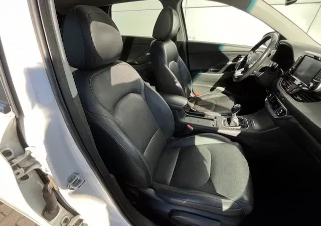 HYUNDAI I30 1.6 D Premiere Luxury