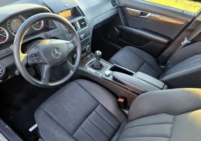 MERCEDES-BENZ Klasa C 180 Kompressor Avantgarde
