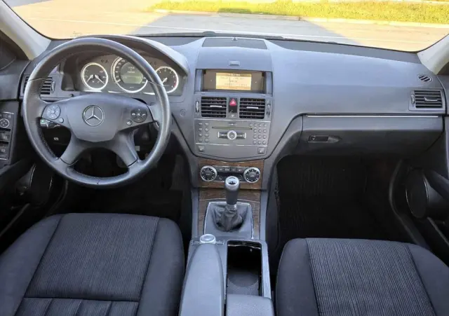 MERCEDES-BENZ Klasa C 180 Kompressor Avantgarde