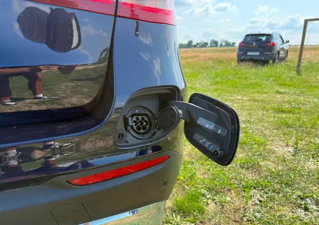 MERCEDES-BENZ GLC 350 e 4Matic 7G-TRONIC Edition 1