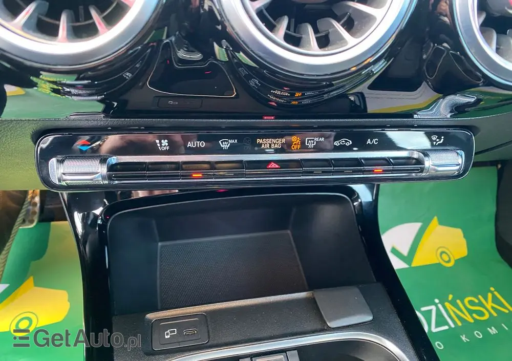 MERCEDES-BENZ Klasa A 250 7G-DCT Advanced AMG Line