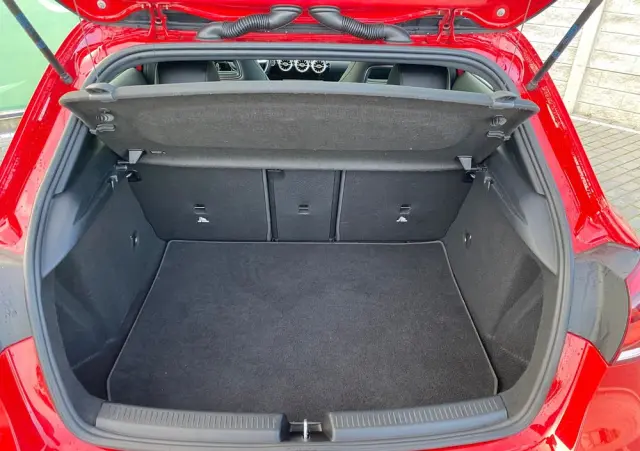 MERCEDES-BENZ Klasa A 250 7G-DCT Advanced AMG Line