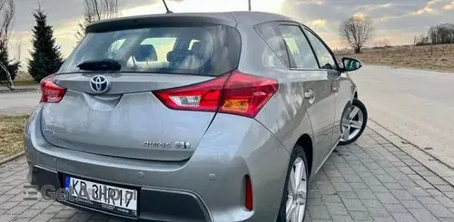 TOYOTA Auris 