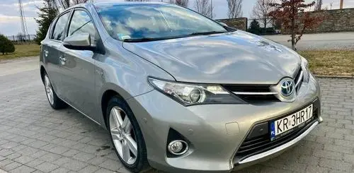 TOYOTA Auris 