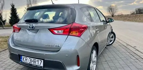 TOYOTA Auris 