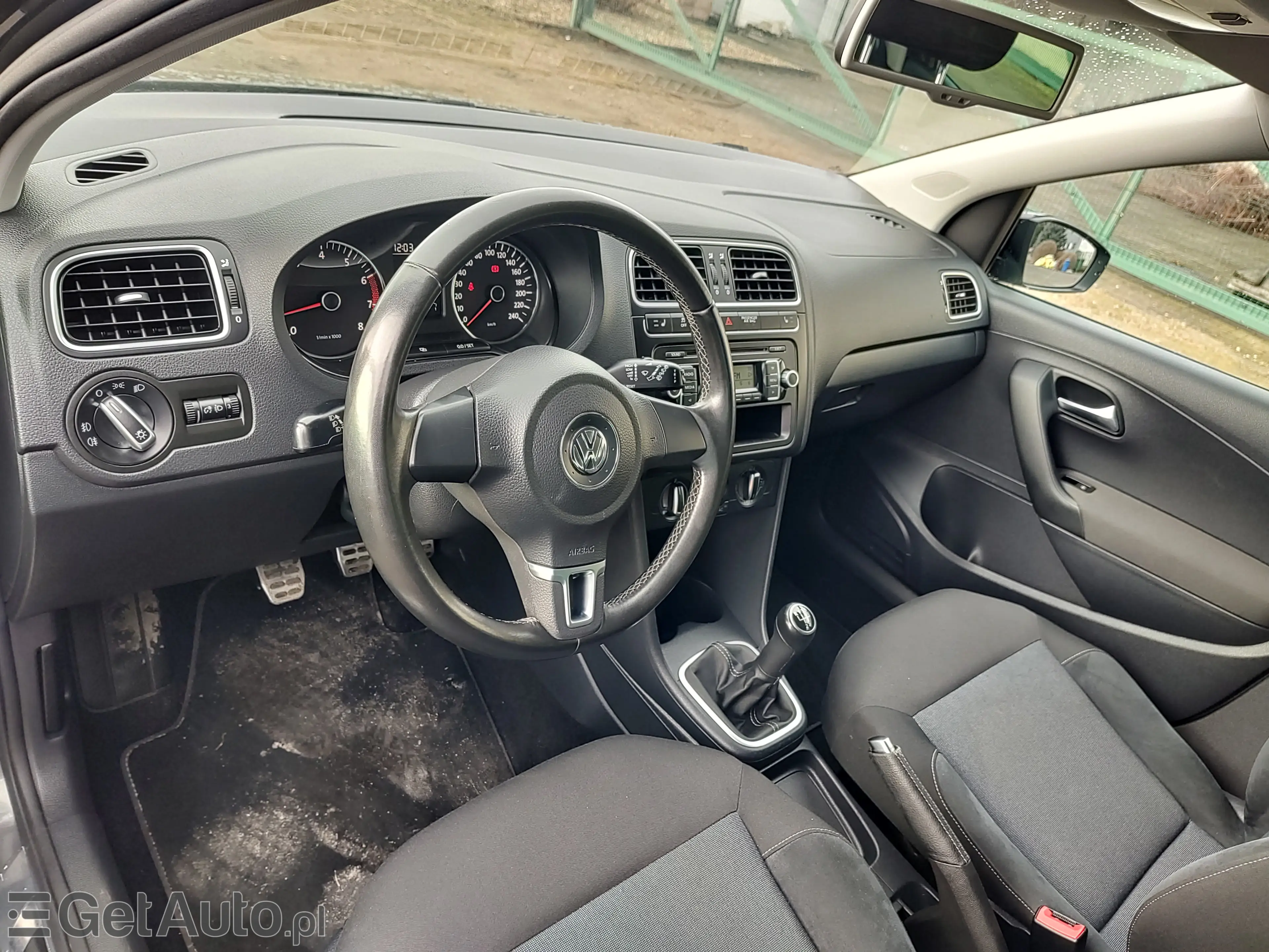 VOLKSWAGEN Polo Highline