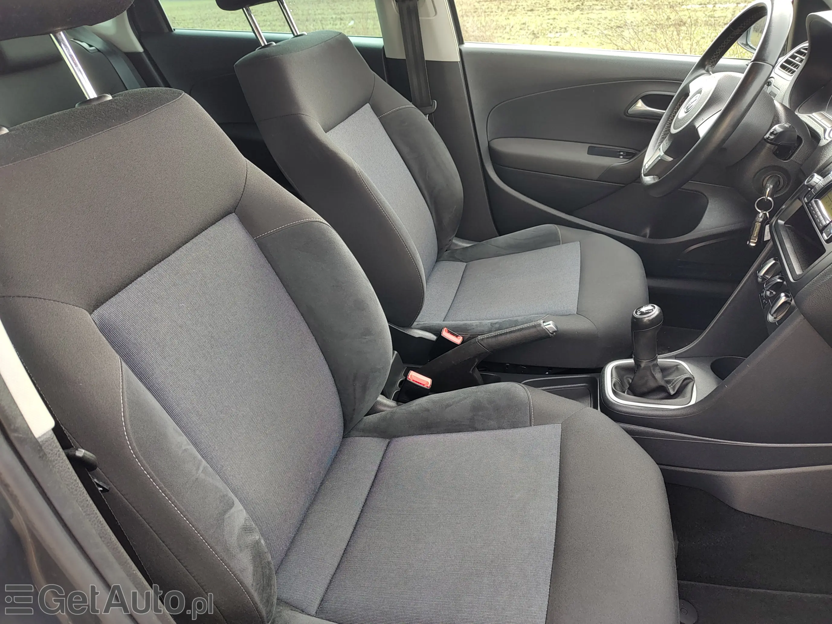 VOLKSWAGEN Polo Highline