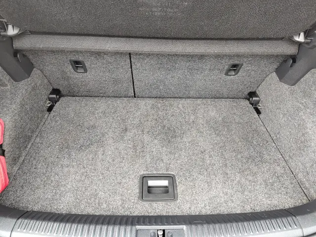 VOLKSWAGEN Polo Highline