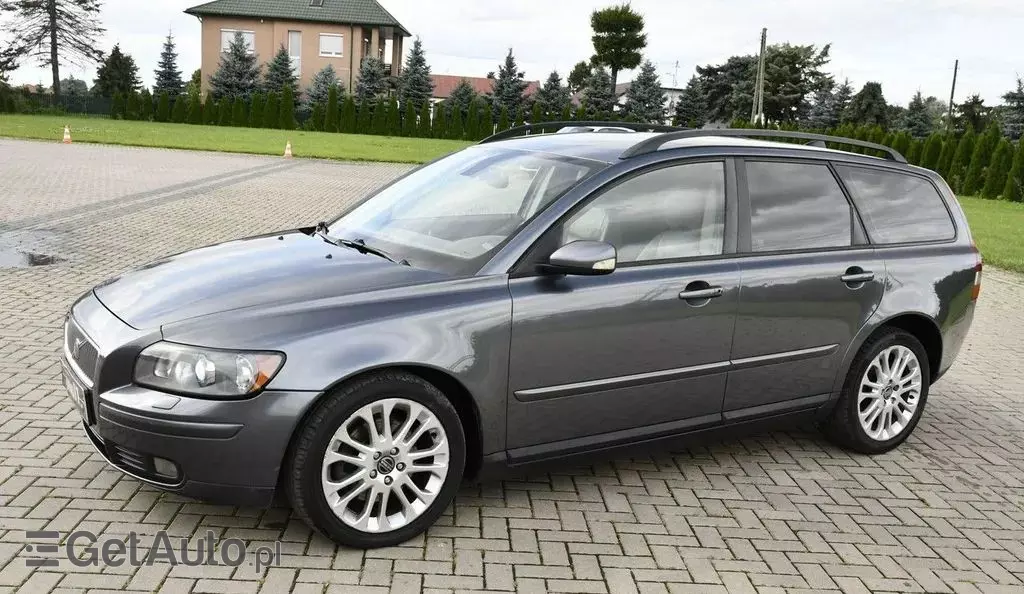 VOLVO V50 