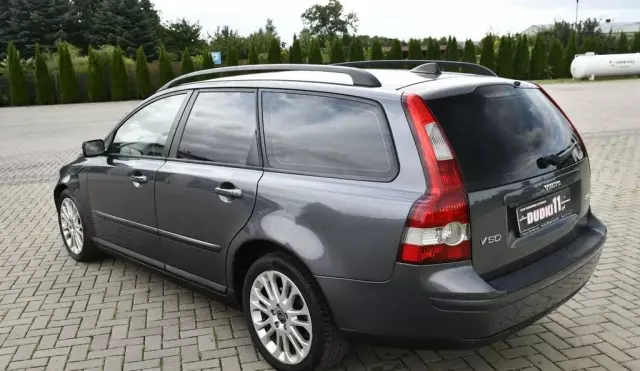 VOLVO V50 