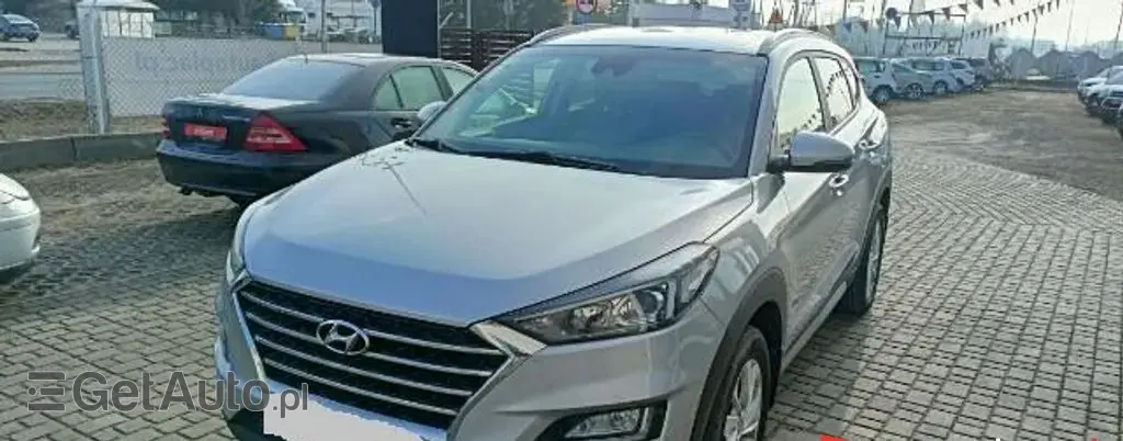 HYUNDAI Tucson 
