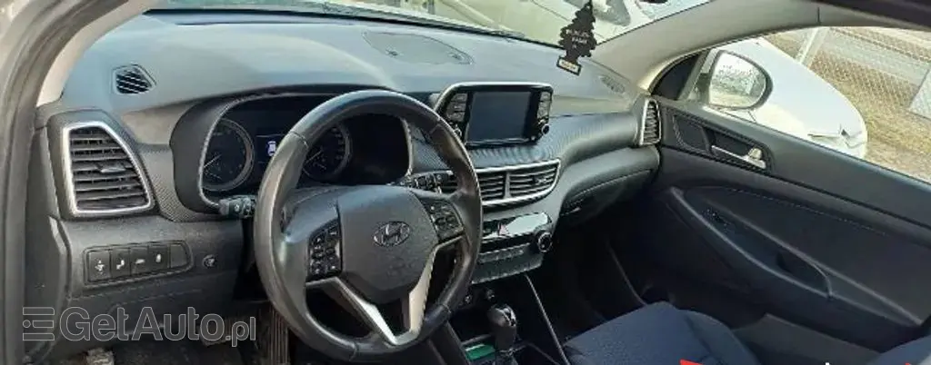 HYUNDAI Tucson 
