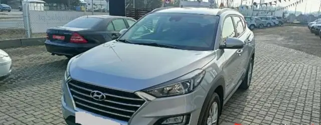 HYUNDAI Tucson 