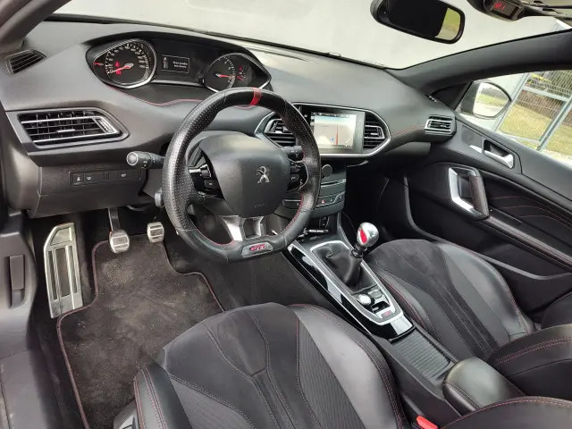 PEUGEOT 308 GTi