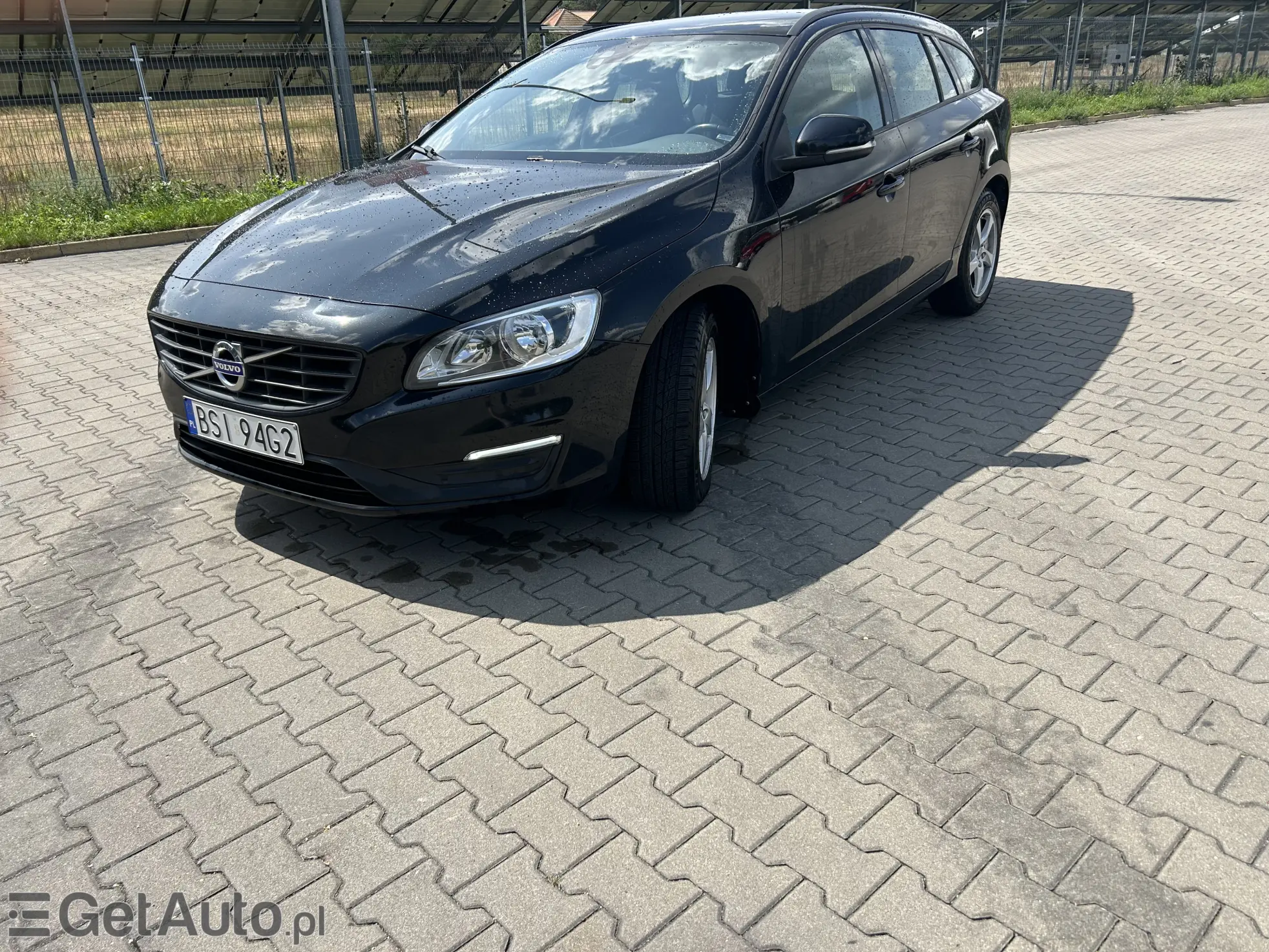 VOLVO V60 