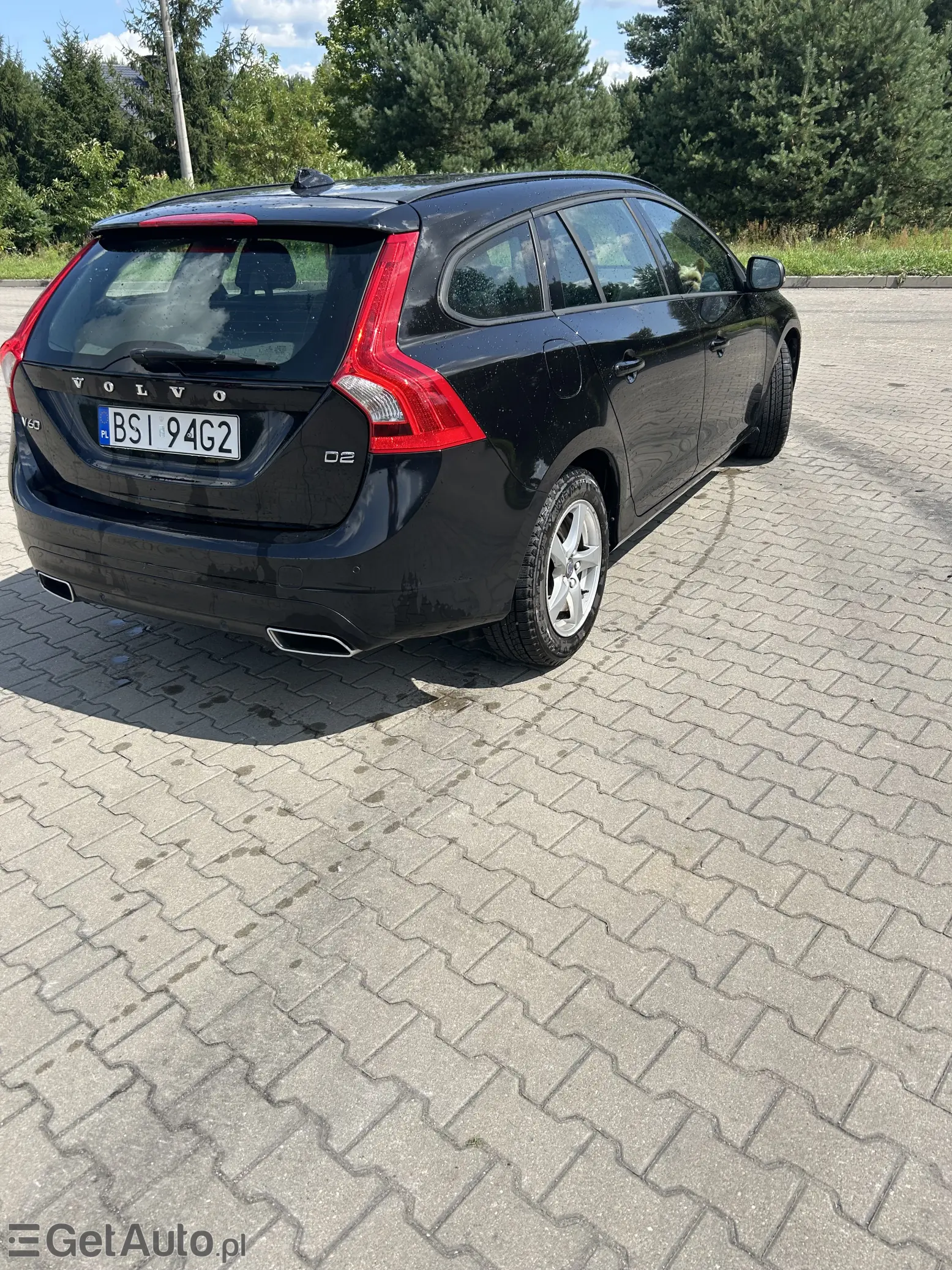 VOLVO V60 