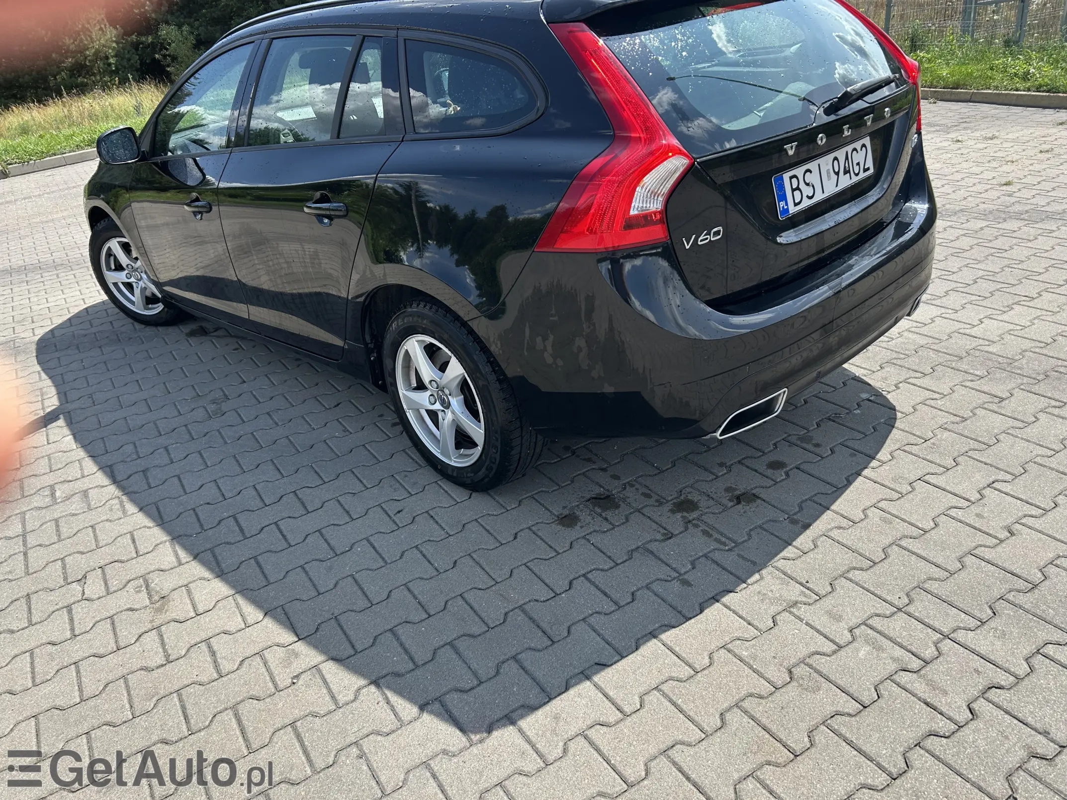 VOLVO V60 