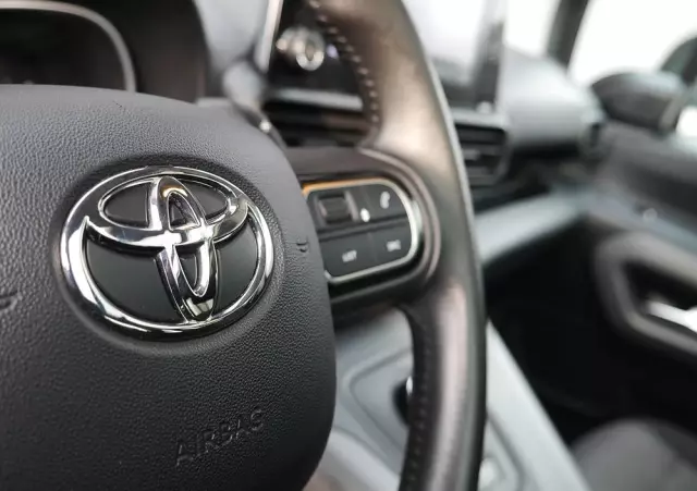 TOYOTA Proace City Verso 1.5 D-4D Business