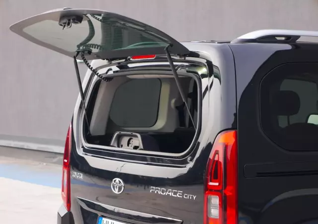 TOYOTA Proace City Verso 1.5 D-4D Business