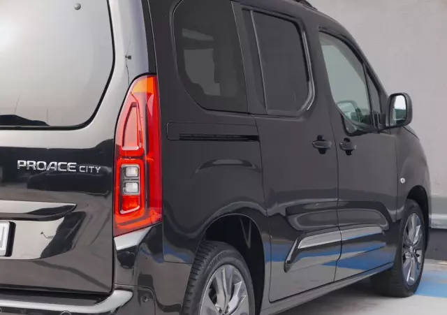 TOYOTA Proace City Verso 1.5 D-4D Business