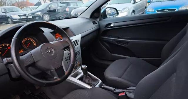OPEL Astra GTC 1.6