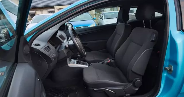 OPEL Astra GTC 1.6