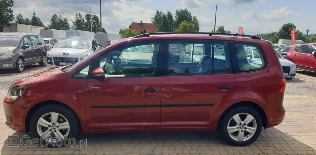 VOLKSWAGEN Touran 