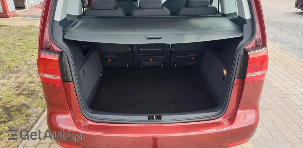 VOLKSWAGEN Touran 