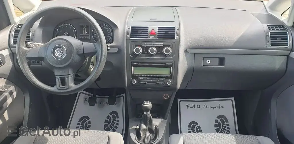 VOLKSWAGEN Touran 