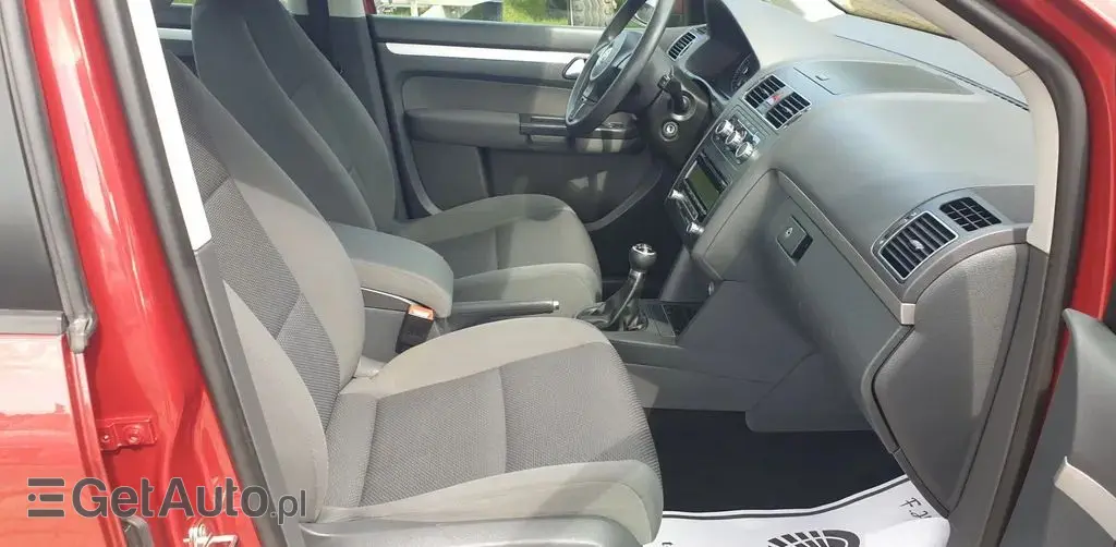 VOLKSWAGEN Touran 